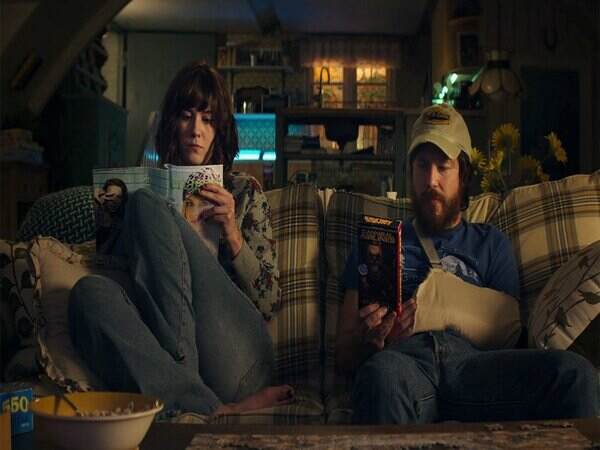 10 Cloverfield Lane Mary trapped inside rthe bunker