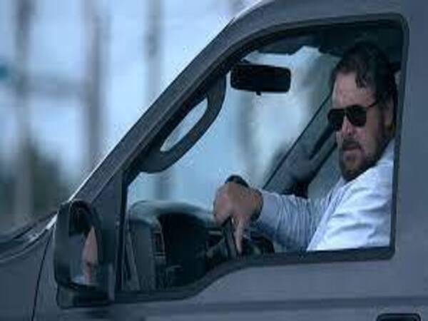 Russel Crowe harrassing Caren in Unhinged movie