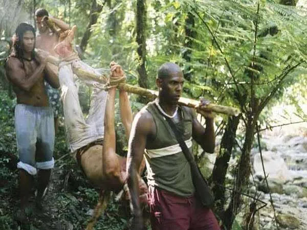 Turistas movie locals taking away tourists