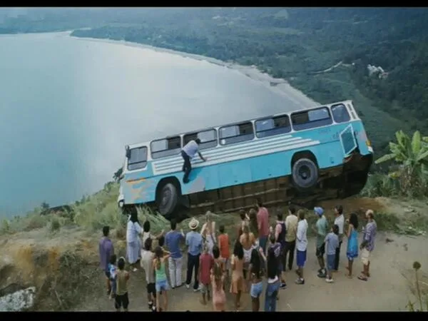 Turistas Bus accident